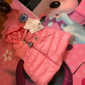 IM SELLING PINK MONCLER 12-18 MONTHS VEST WID HOOD